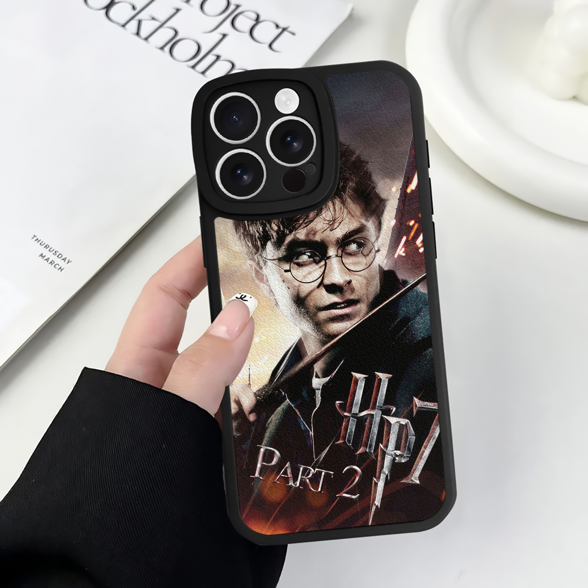 （画像用） Harry Potter ハリー・ポッターシリーズ 【iPhone 16シリーズ対応】シリコンスマホケース（レザー調） 材質：シリコン